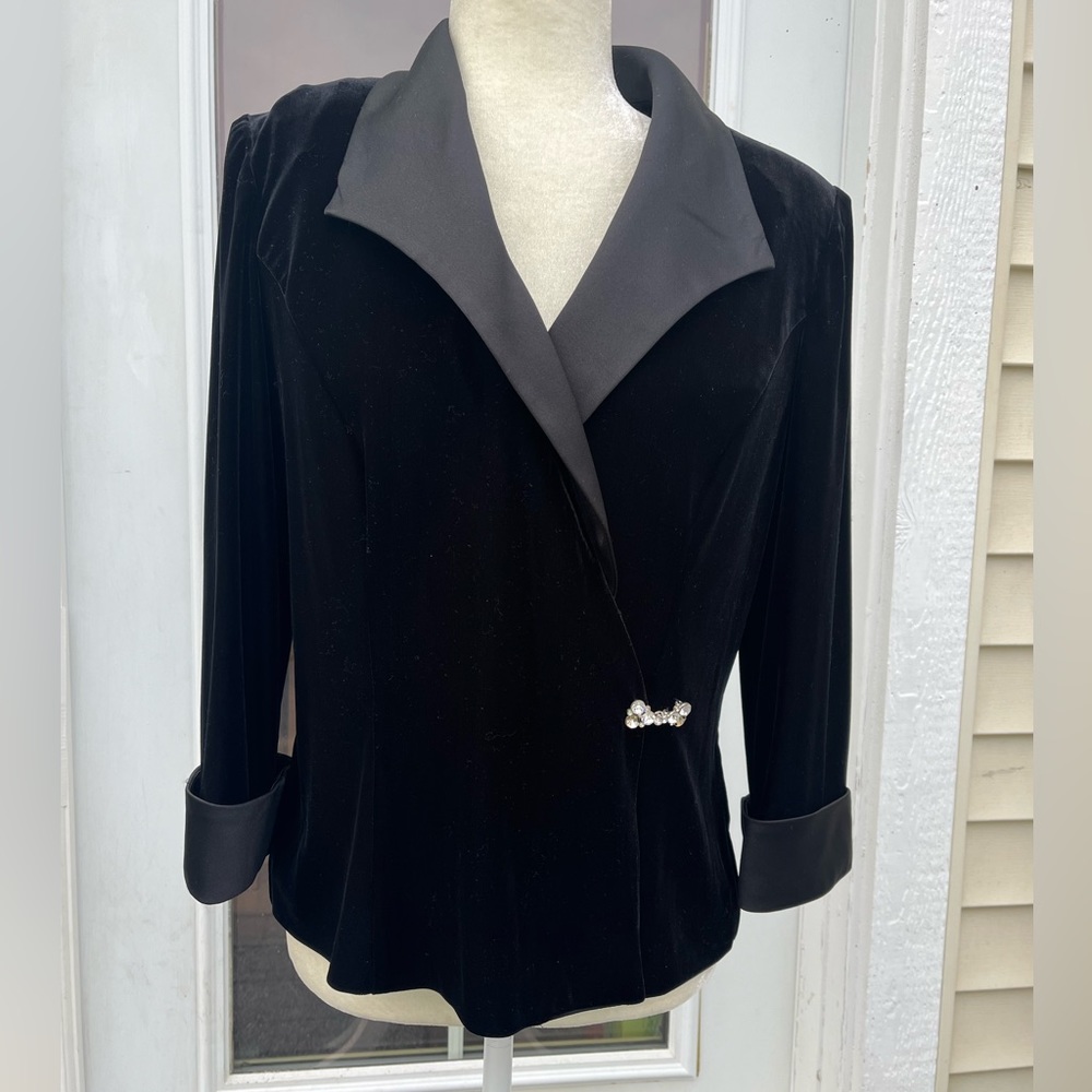VINTAGE Alex Evenings Velvety Jacket.